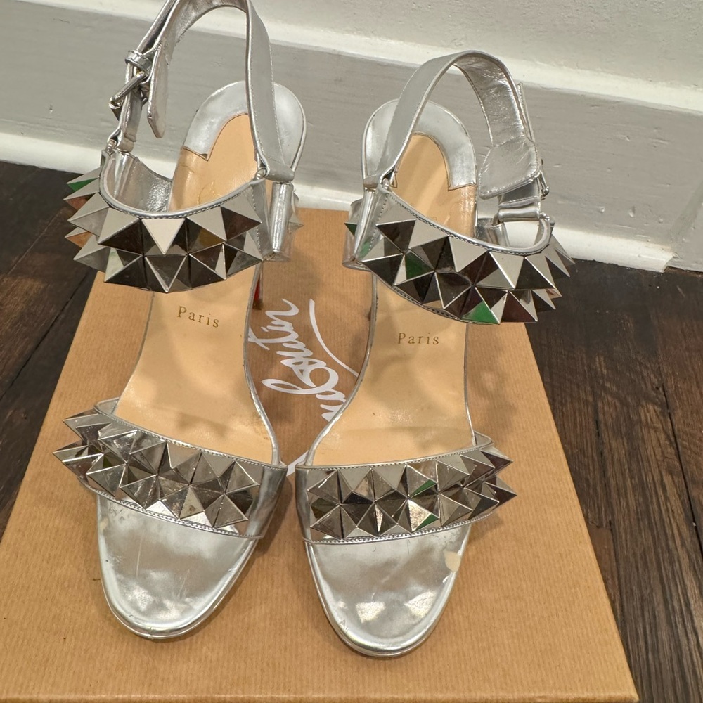 Authentic Christian Louboutin Miziggoo 120  Silver Spike Sandals Size 40.5 - Picture 2 of 8